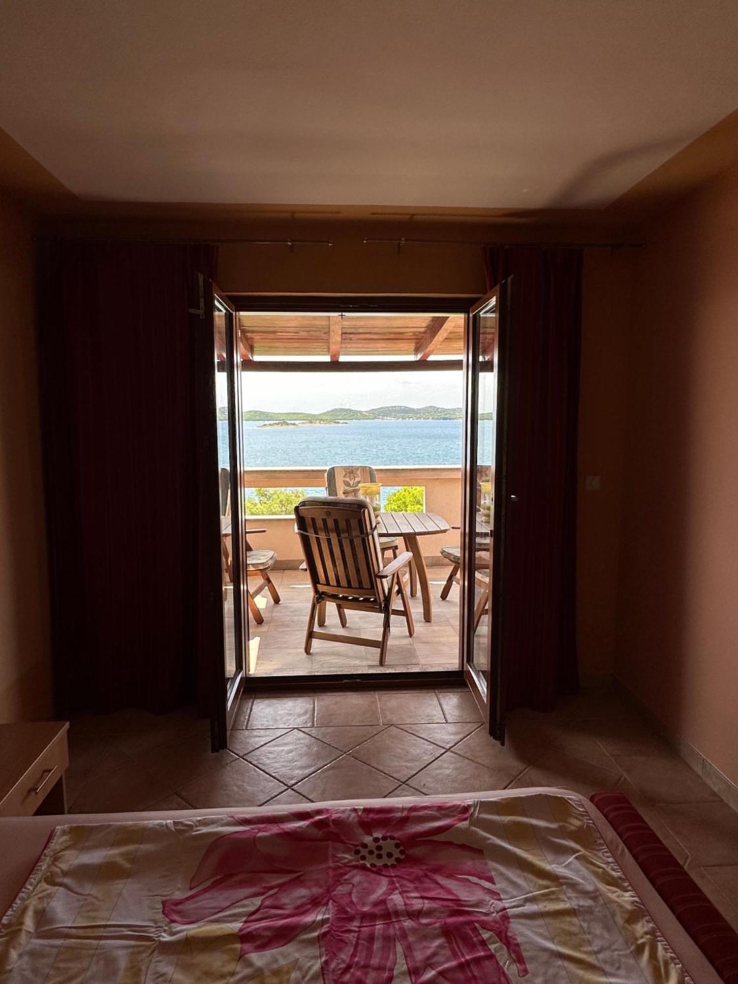 Apartment Mona 1, Fantastischer Meerblick Drage Exterior photo
